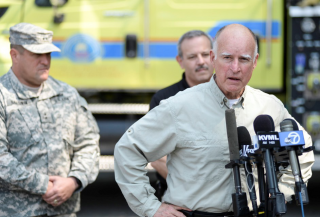 Photo Release: Governor Brown Meets With “Rim Fire” First Responders in Tuolumne County